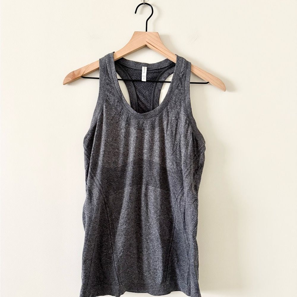 Athleta Racer Back Athletic Tank Top in Charcoal Gray Size M